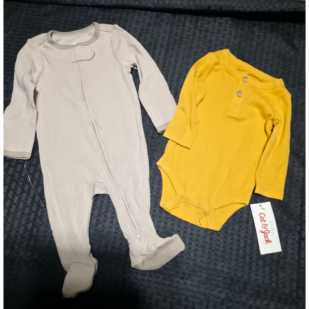 NWT Cat & Jack Bodysuit & NWOT Cloud Island Footed Sleeper 0-3m Bundle